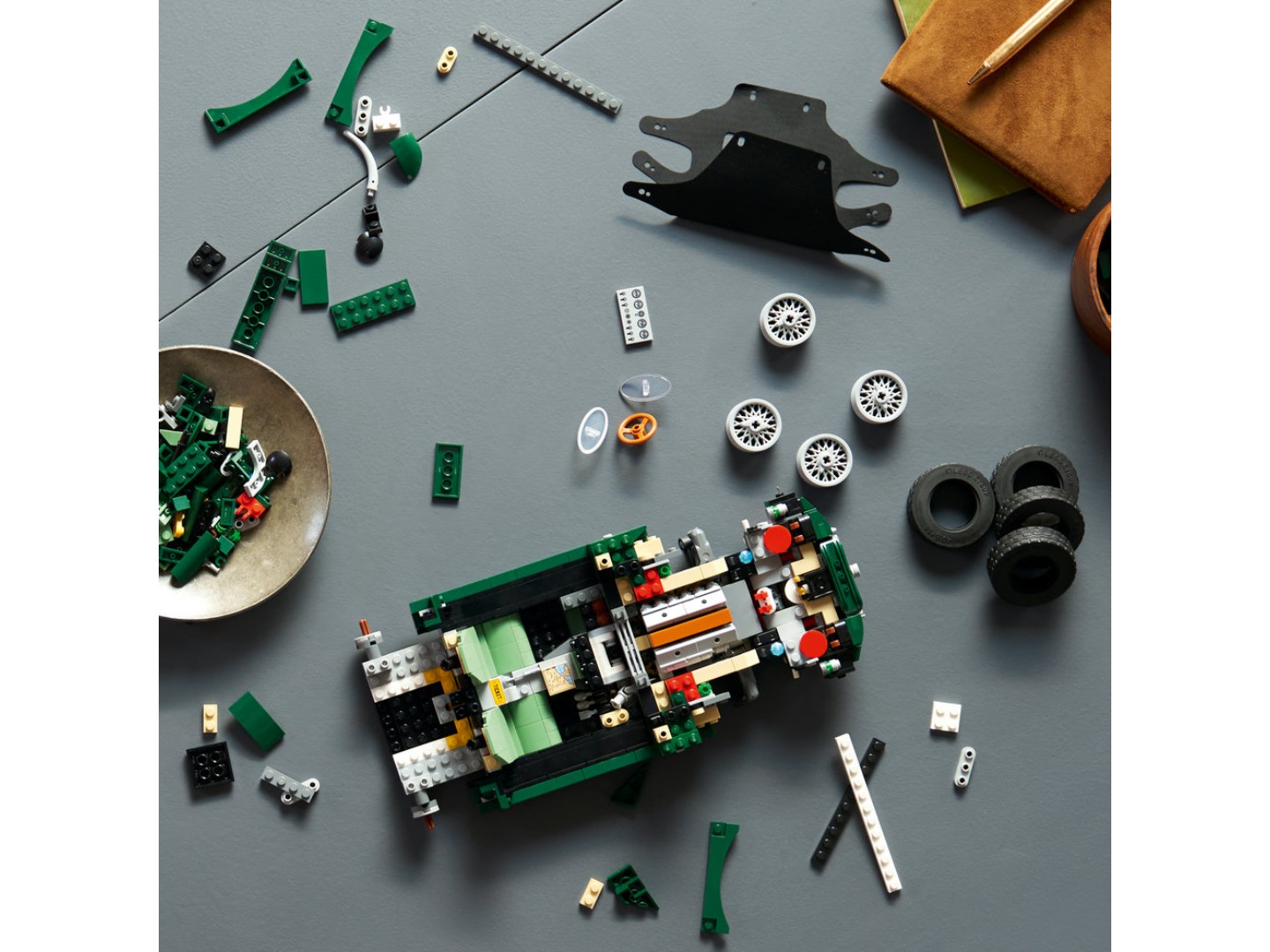Конструктор LEGO Icons Jaguar E-Type (11381) — фото 10