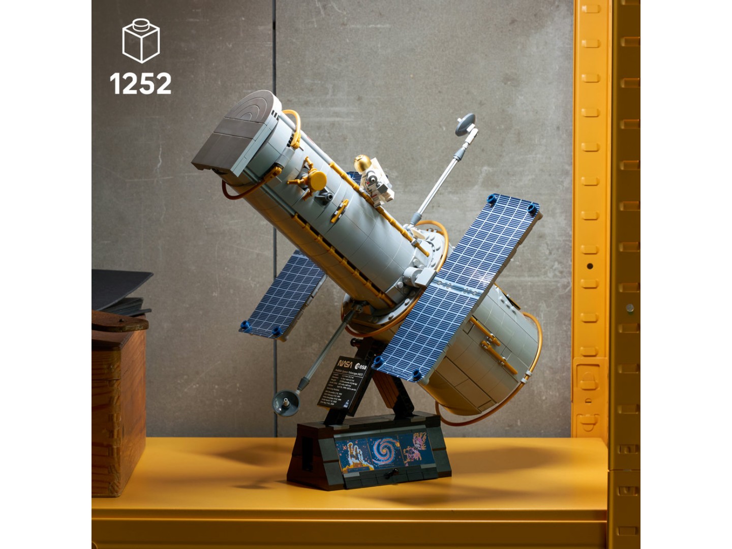 Конструктор LEGO Icons Космічний телескоп «Габбл» (11382) — фото 4
