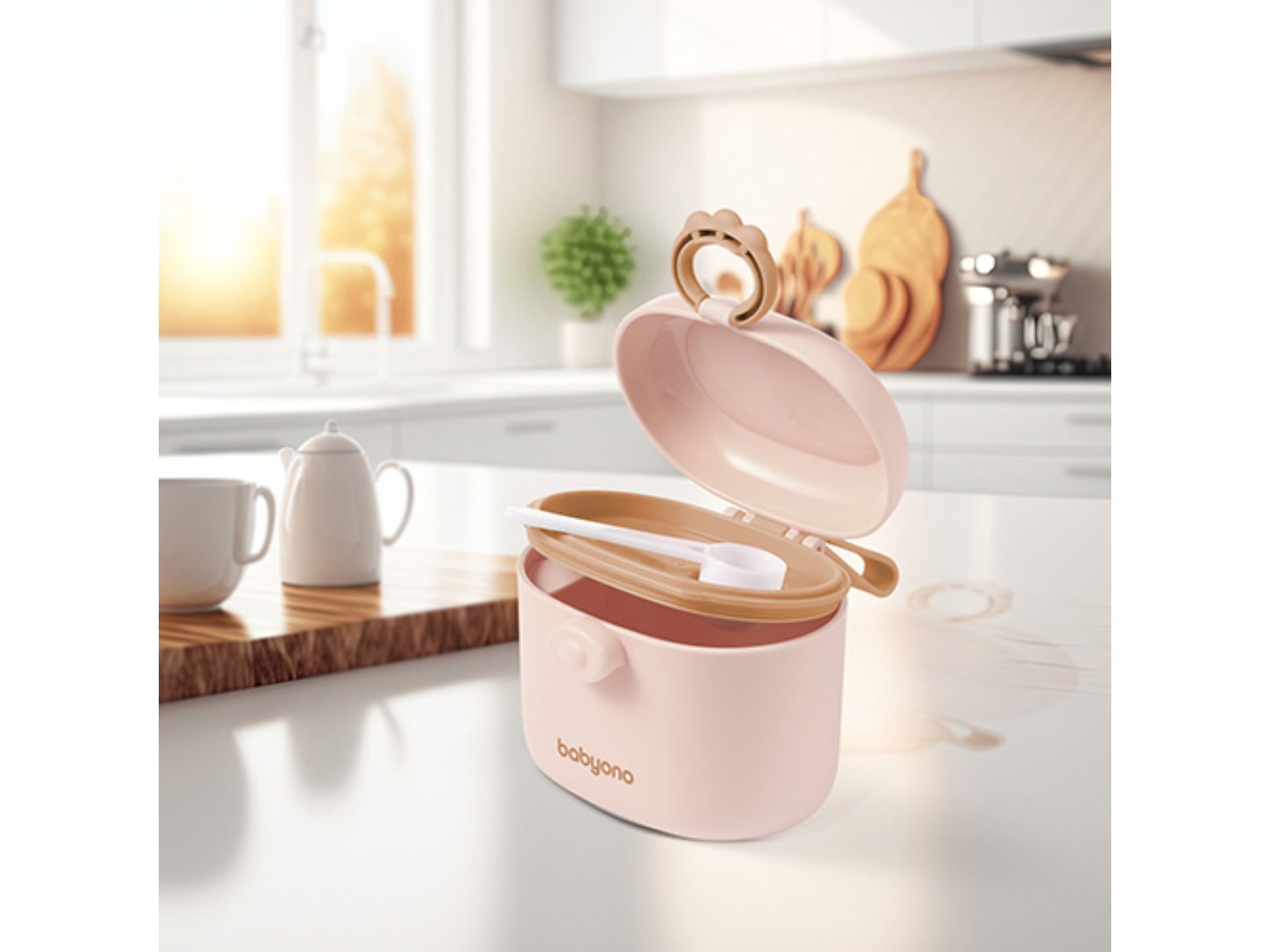Дозатор молочної суміші для малюка BabyOno 240 мл з герметичною кришкою та ложечкою беж. (1544/02) — фото 2