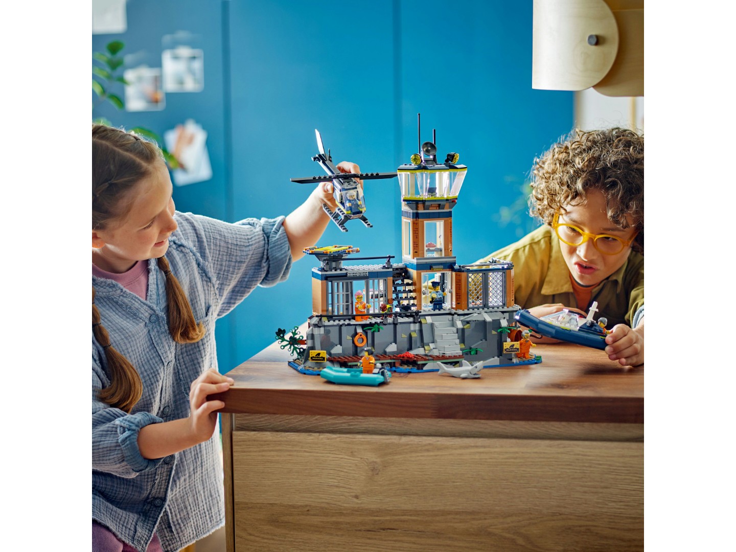 Конструктор LEGO City Поліцейський острів-в'язниця (60419) — фото 2