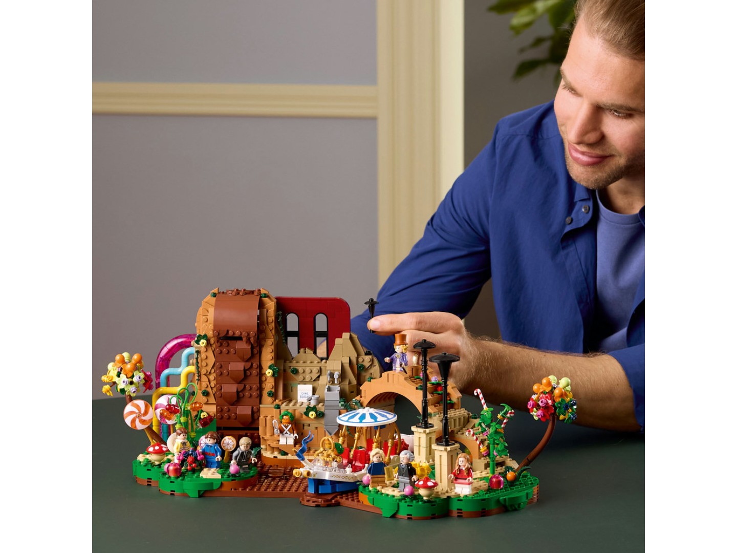 Конструктор LEGO Ideas Віллі Вонка і шоколадна фабрика (21360) — фото 5
