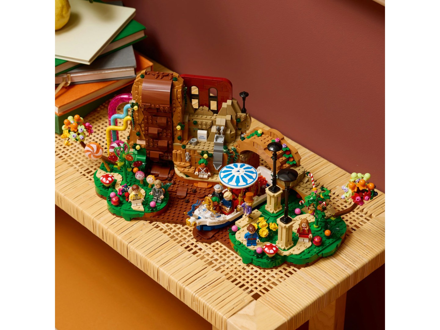 Конструктор LEGO Ideas Віллі Вонка і шоколадна фабрика (21360) — фото 9