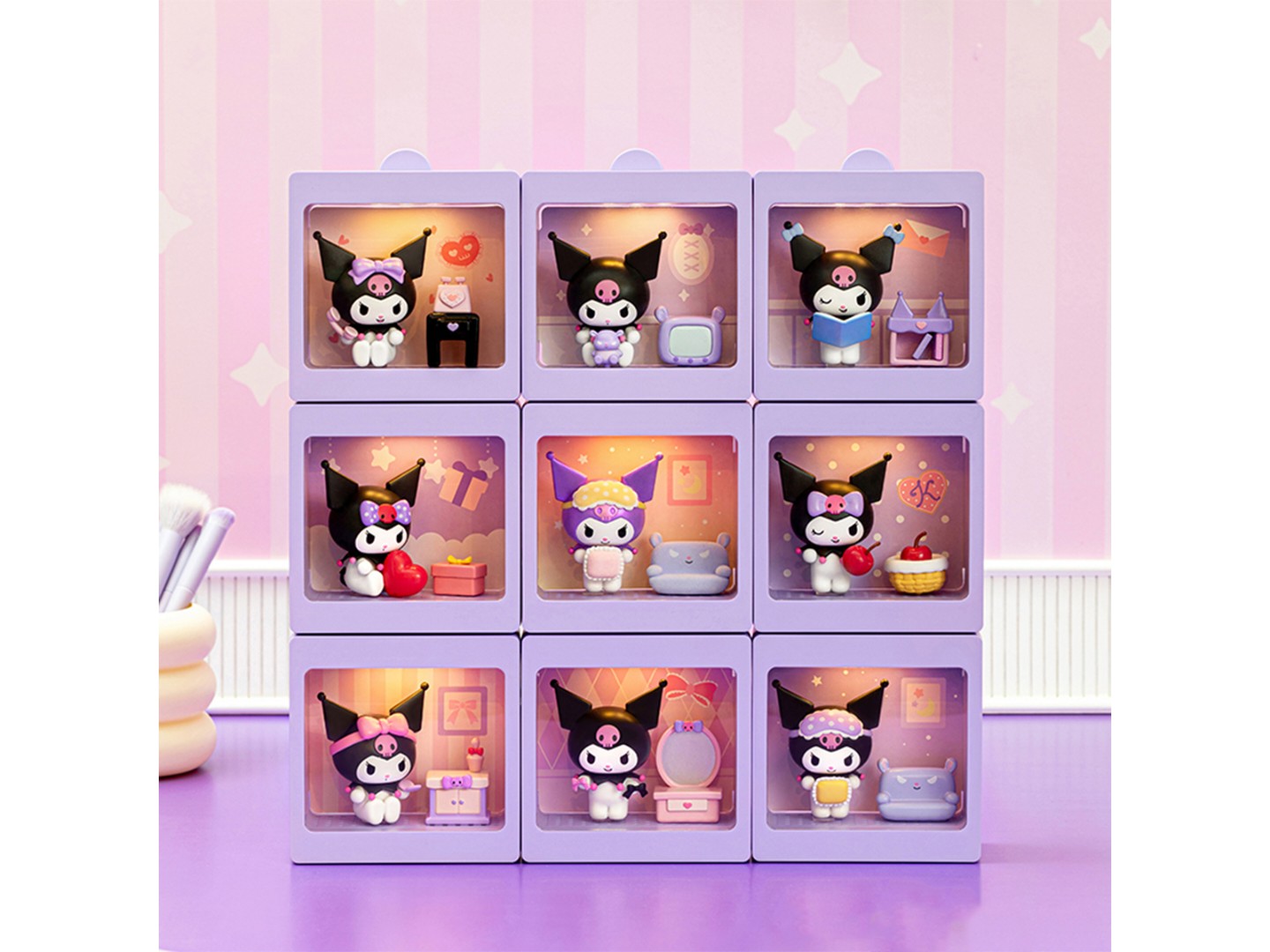 Ігрова фігурка-сюрприз Pop Top KUROMI – СВЯТКОВИЙ НАСТРІЙ світло в асортименті (25WH-001) — фото 2