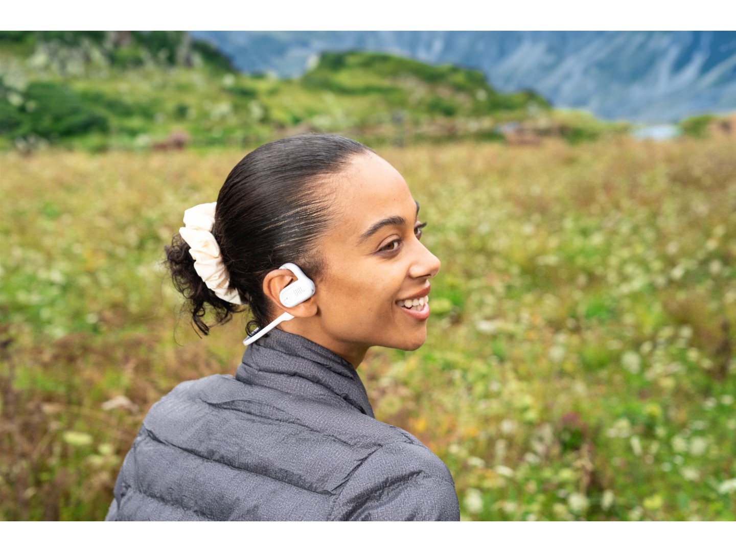 Навушники вкладиші бездротові TWS JBL Soundgear Sense White (JBLSNDGEARSNSWHT) — фото 6
