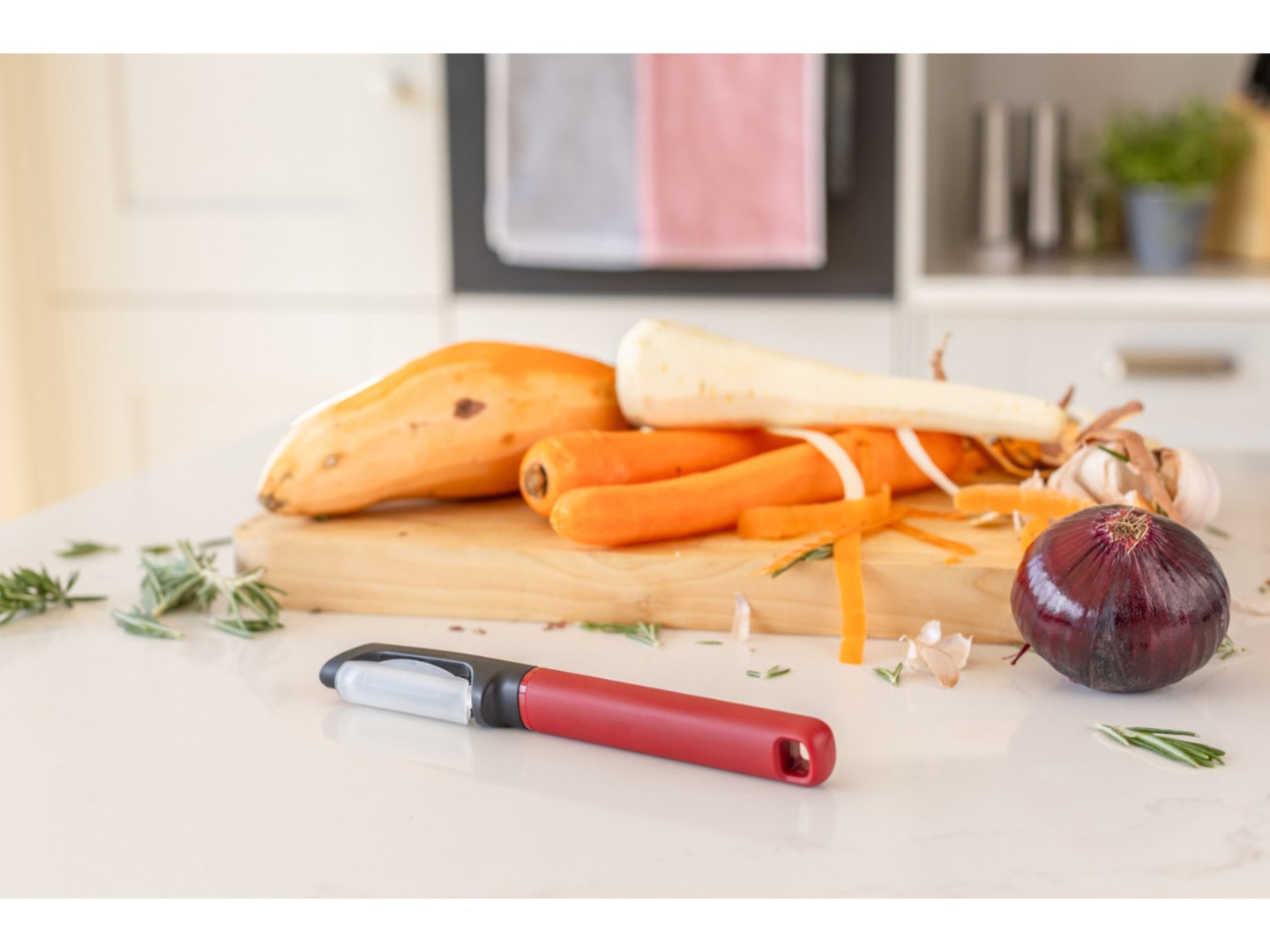 Овочечистка KitchenAid Classic 20 см червоний (KHA112OHEREG) — фото 3