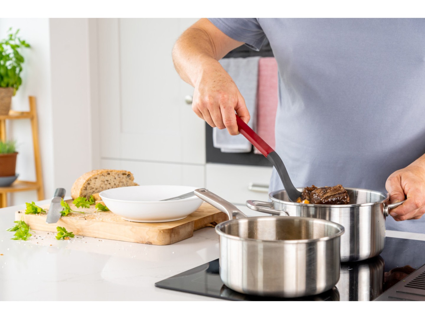 Ложка кухарська KitchenAid Classic 34 см червоний (KHA003OHEREG) — фото 2