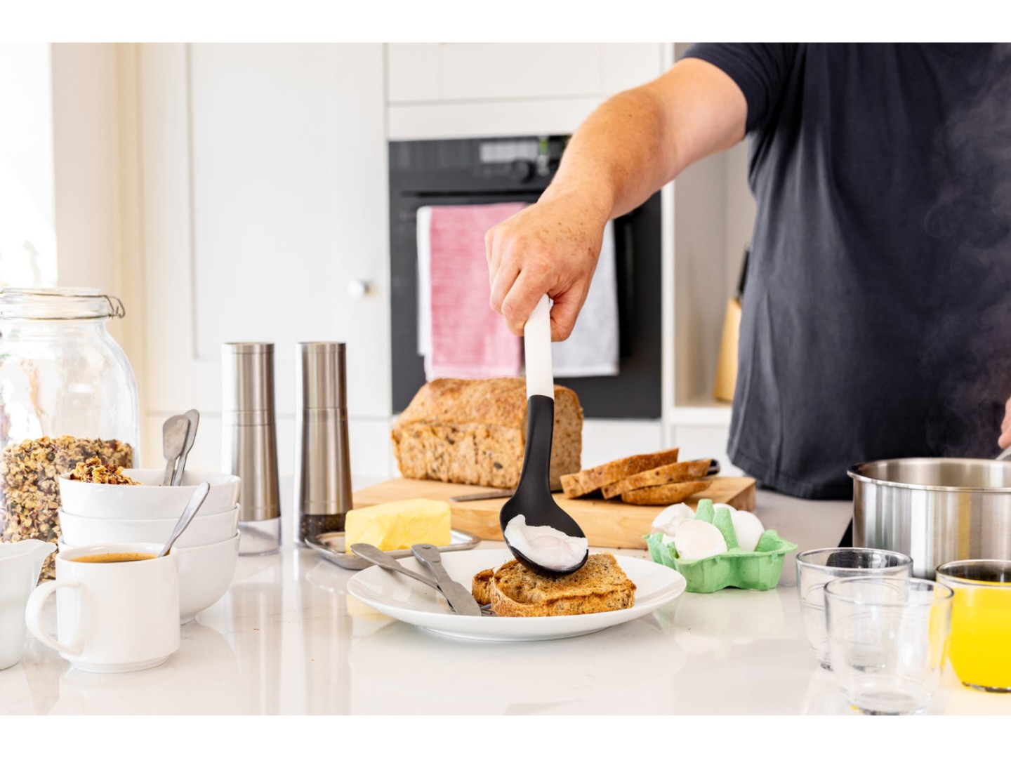 Ложка кухарська KitchenAid Classic 34 см білий (KHA004OHPNG) — фото 3