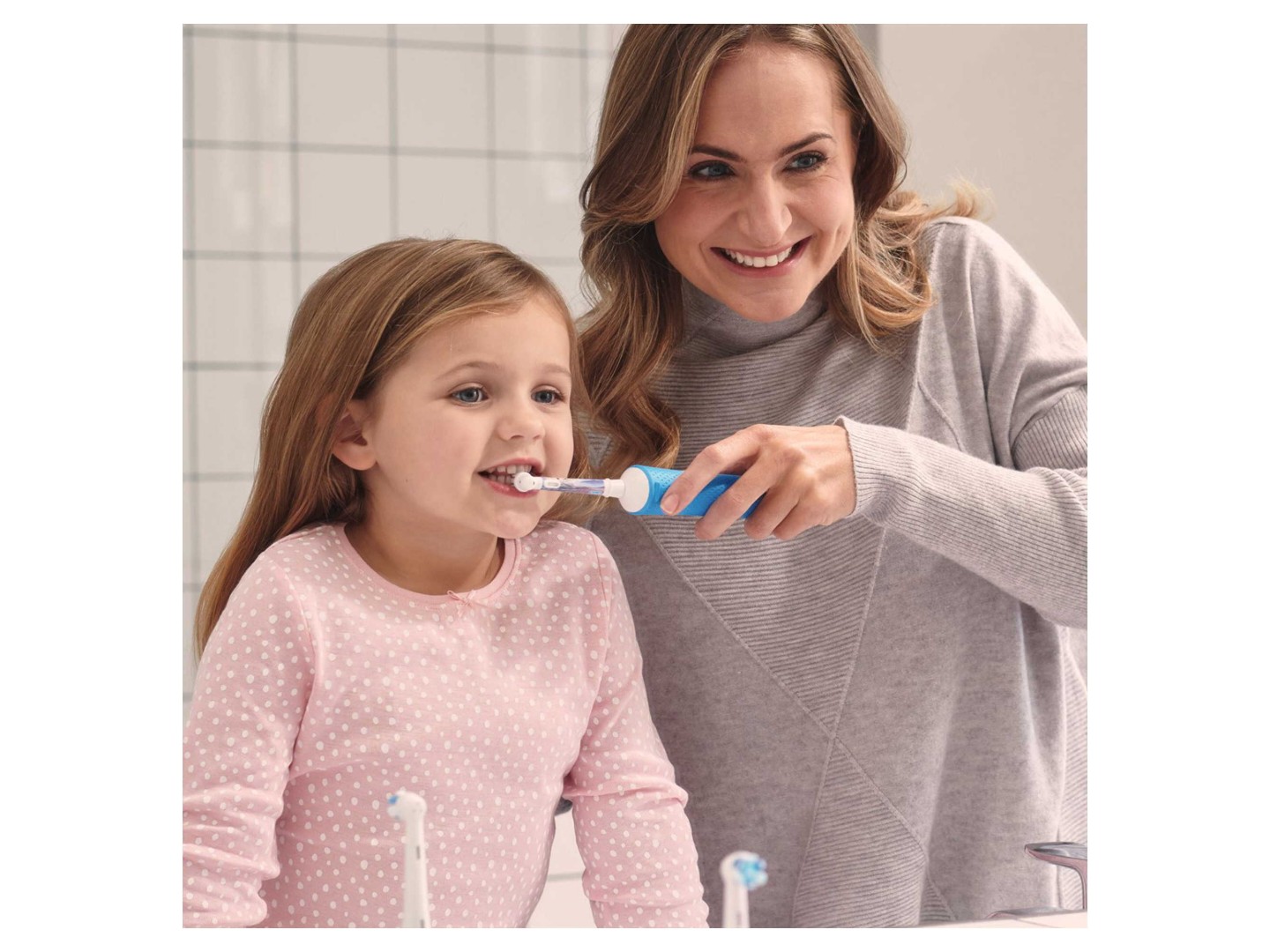Насадка для зубної щітки Oral-B Braun Stages Power FrozenII EB10S 2 шт. — фото 8