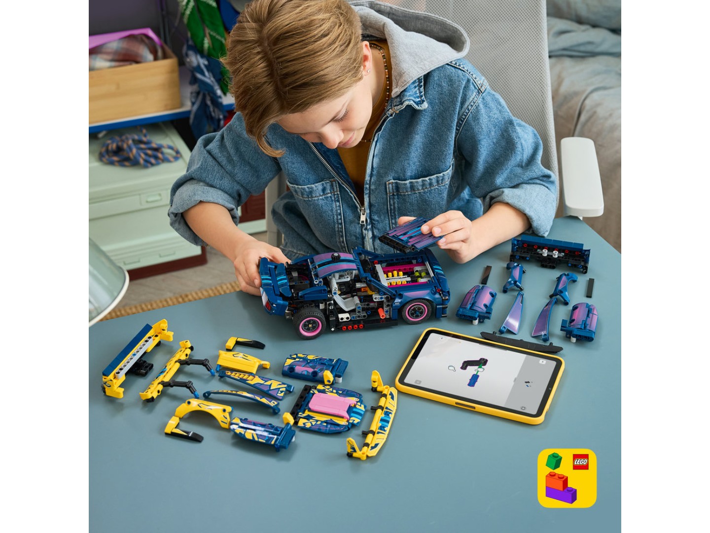 Конструктор LEGO Technic Тюнінг-гараж з автомобілем Ford Mustang GT (42236) — фото 5