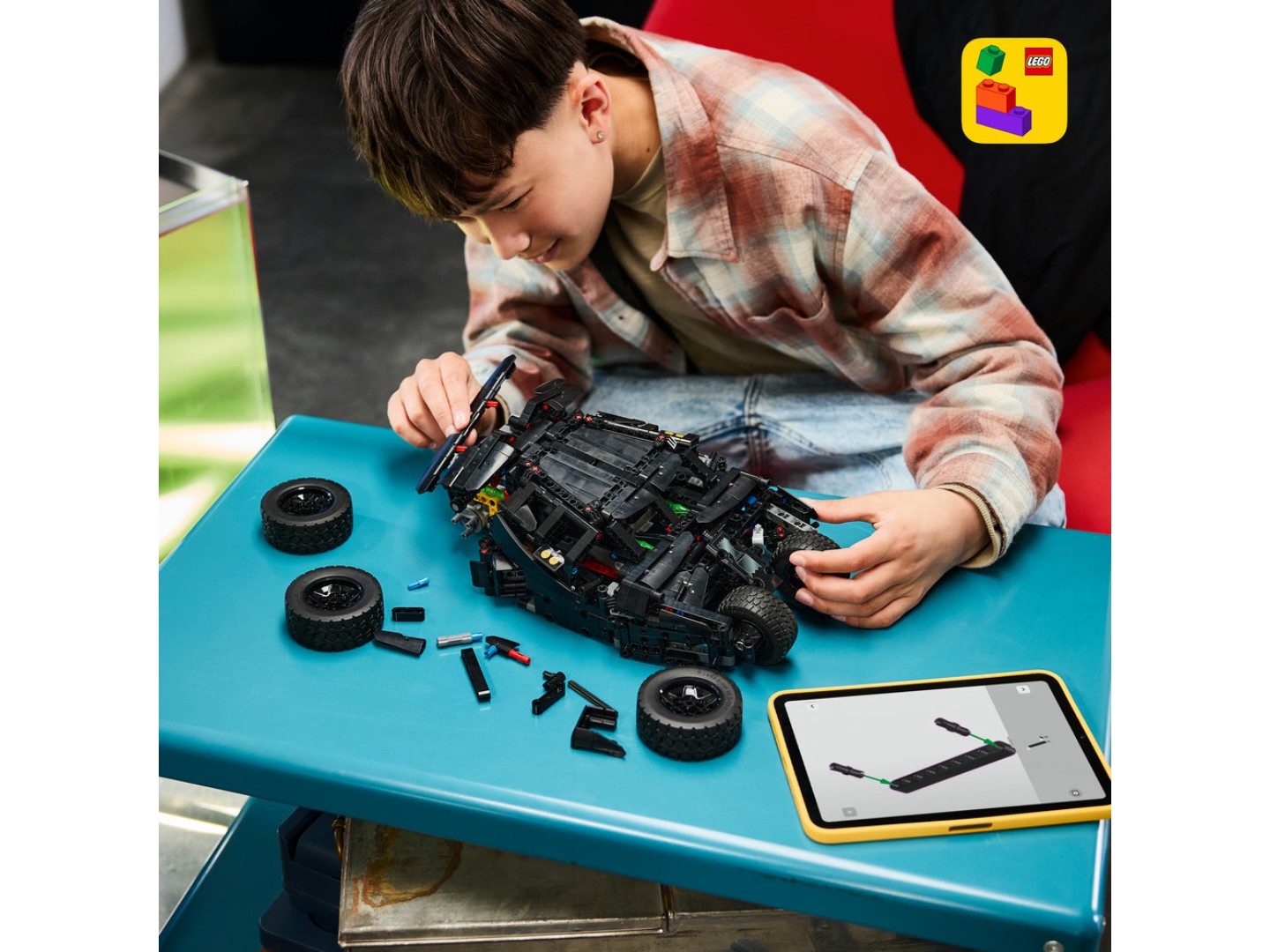 Конструктор LEGO Technic Batmobile™ Tumbler (42239) — фото 5