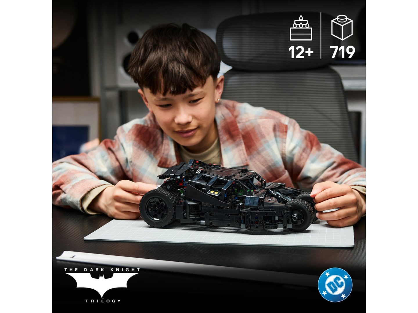 Конструктор LEGO Technic Batmobile™ Tumbler (42239) — фото 4
