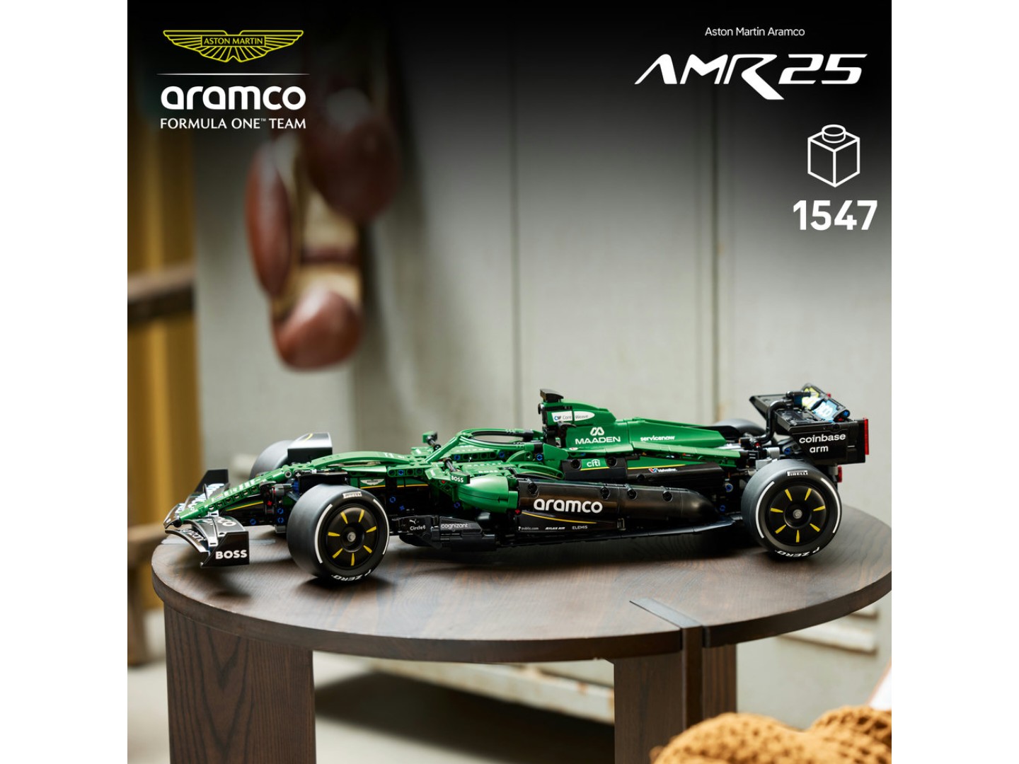 Конструктор LEGO Technic Автомобіль «Формули-1» Aston Martin Aramco AMR25 (42240) — фото 4