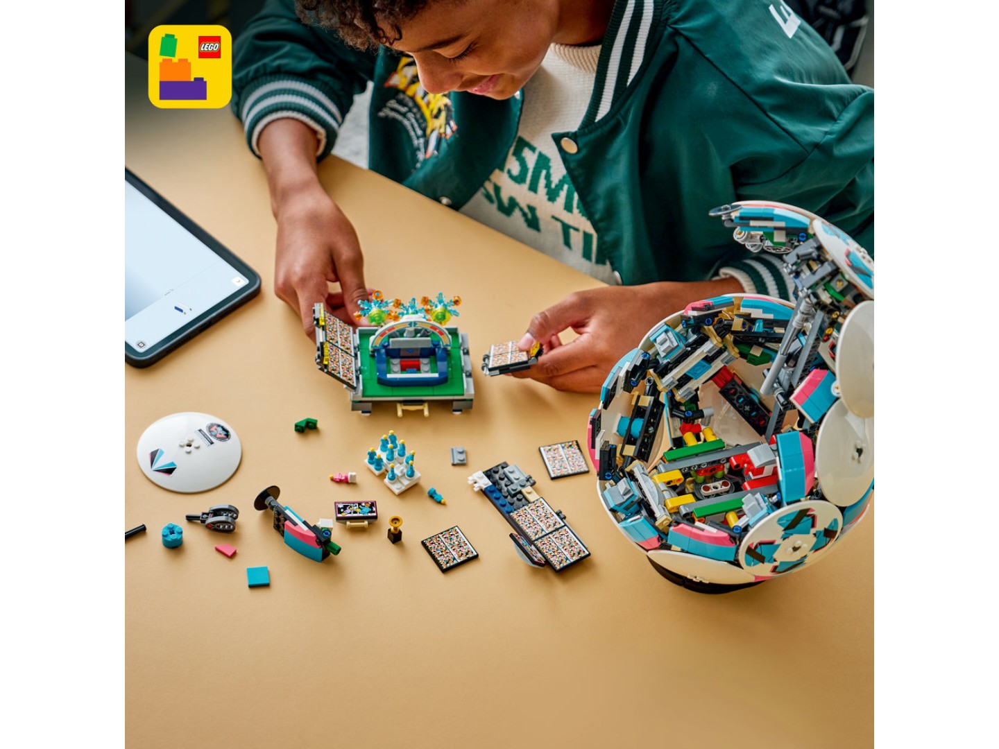 Конструктор LEGO Editions Football Футбольний м'яч (43019) — фото 9