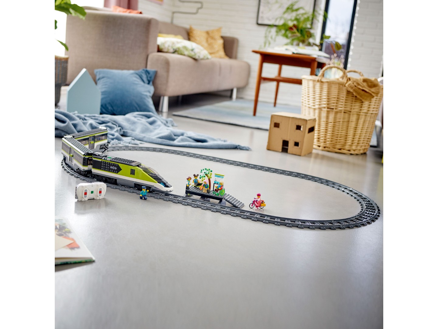 Конструктор LEGO City Trains Пасажирський потяг-експрес (60337) — фото 4