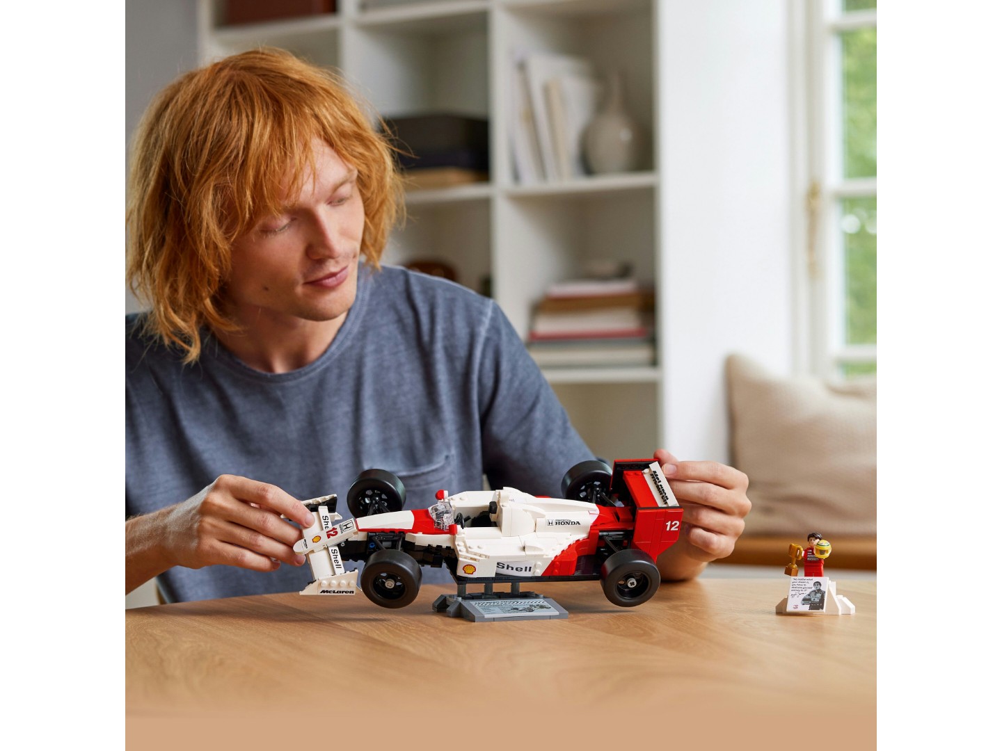 Конструктор LEGO ICONS McLaren MP4/4 і Айртон Сенна (10330) — фото 2