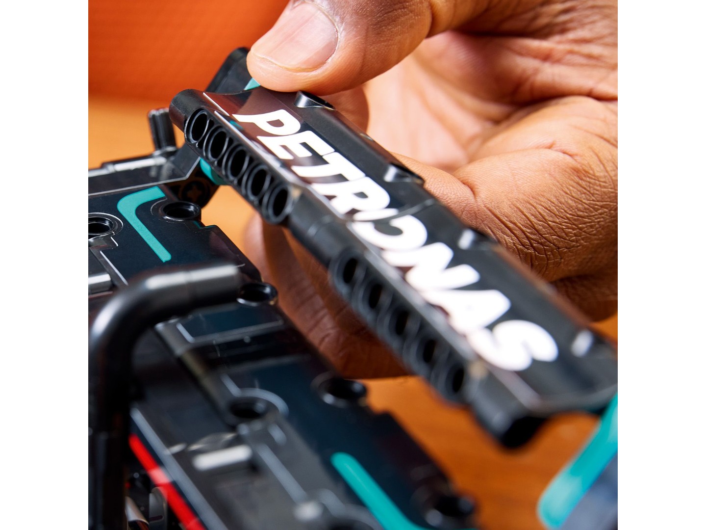 Конструктор LEGO TECHNIC Mercedes-AMG F1 W14 E Performance (42171) — фото 7