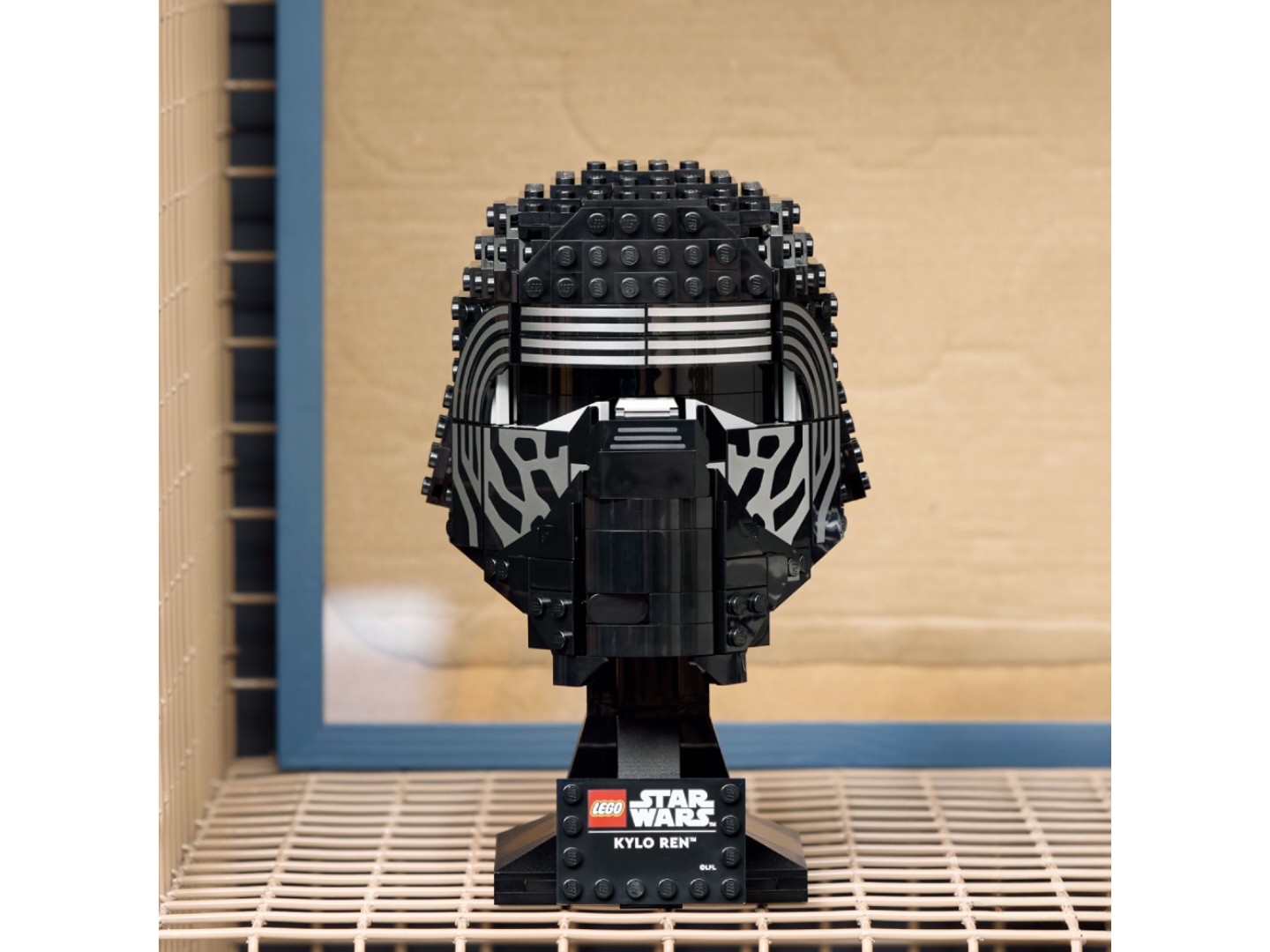 Конструктор LEGO Star Wars Шолом Кайло Рена (75415) — фото 6