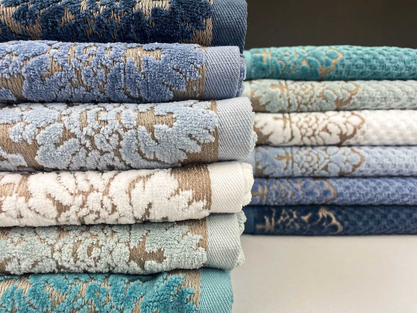 Рушник банний GM Textile Дамаск білий махровий велюр 70х140 — фото 3