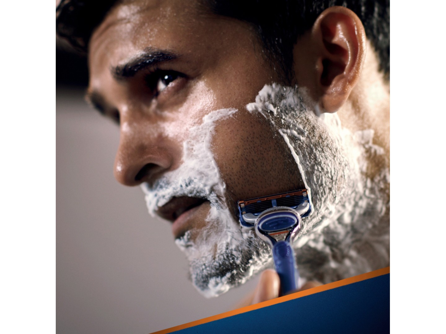Станок чоловічий Gillette FUSION Верстат + 2 картриджа 1шт — фото 6