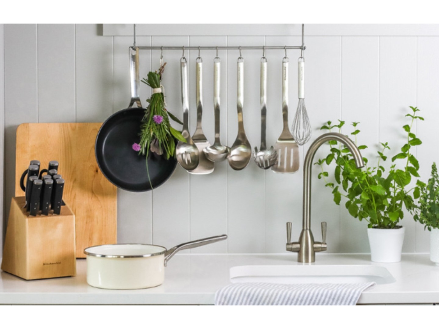 Вінчик KitchenAid Premium 26 см (KMG060OHSS) — фото 2