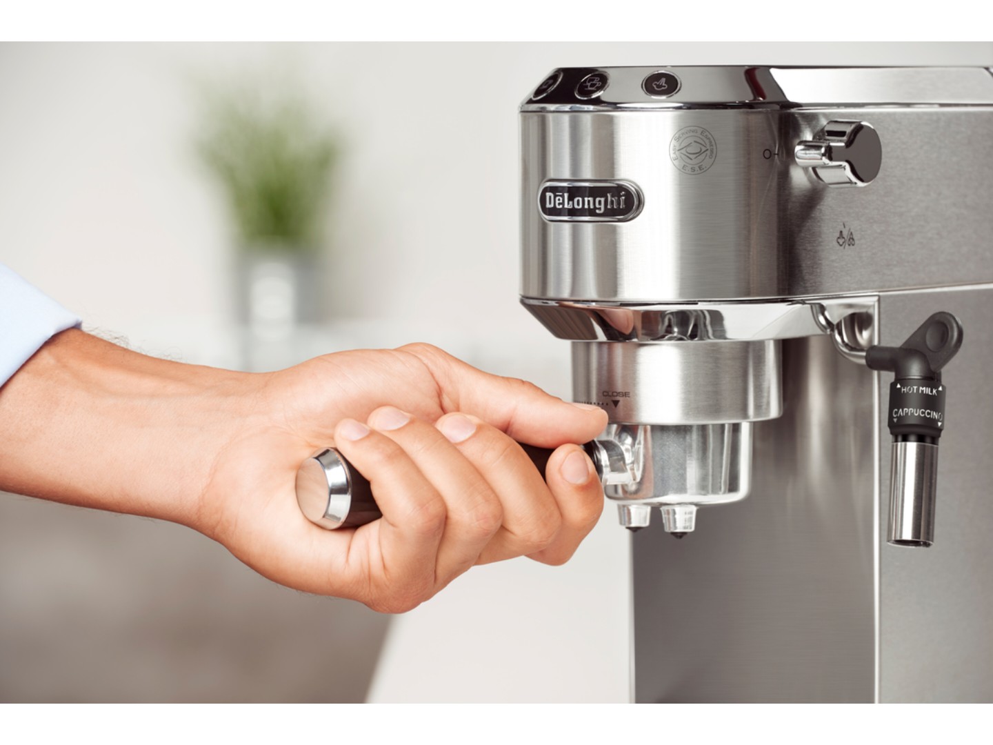Кавоварка ріжкова Delonghi EC 685.M — фото 17