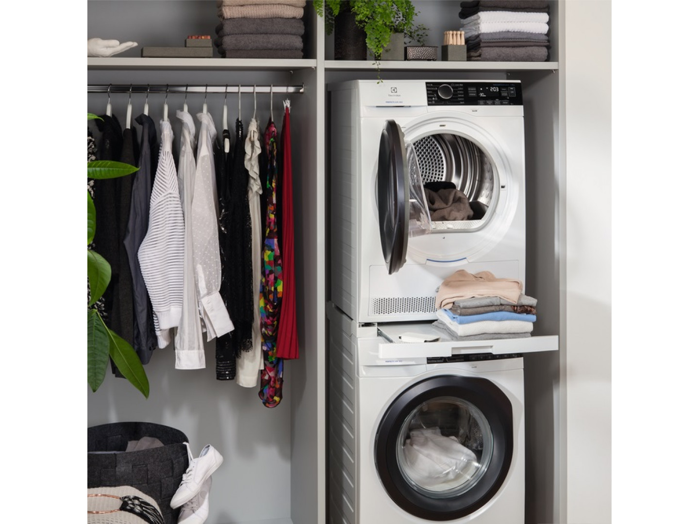Комплект стиральной и сушильной машины beko. Electrolux ew6s4r06bx. Electrolux sta9gw3. Сушильная машина Electrolux ew8h358s. Стиральная и сушильная машина Электролюкс в колонну.