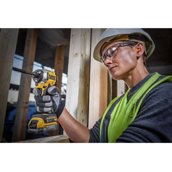 Фото - Шуруповерт DeWALT DCF850E1T