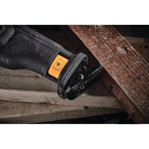 Фото - Пила шабельна DeWALT 18В XR Li-lon (DCS386NT)