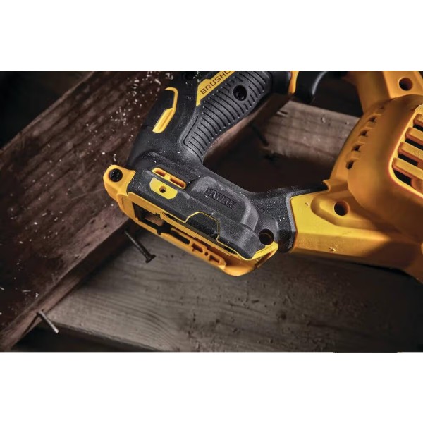 Фото - Пила шабельна DeWALT 18В XR Li-lon (DCS386NT)