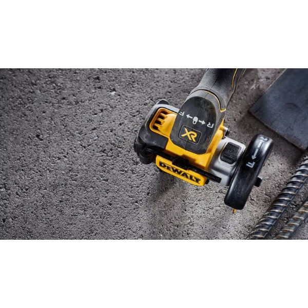 Фото - Пила дискова DeWALT 18В XR Li-lon (DCS438N)