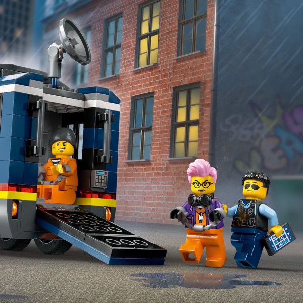 Фото - Конструктор LEGO City Передвижная полицейская криминалистическая лаборатория (60418)