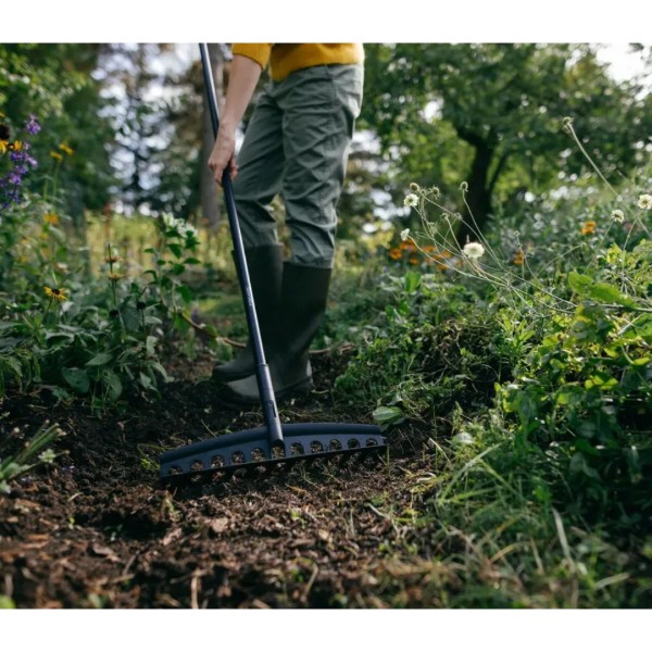 Фото - Набор садовых инструментов Fiskars Грабли для листьев Ergonomic XL+ Универсальные грабли Solid (1000660100346)