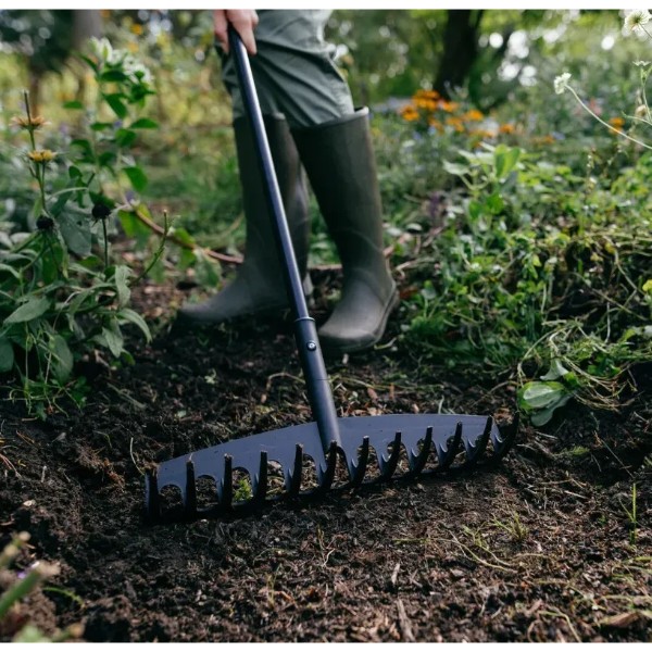 Фото - Набор садовых инструментов Fiskars Грабли для листьев Ergonomic XL+ Универсальные грабли Solid (1000660100346)