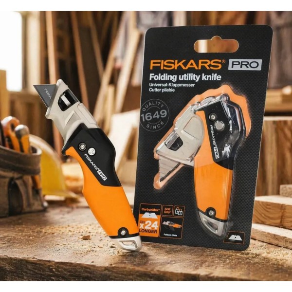Фото - Набір садових інструментів Fiskars Ніж загального призначення K40 + ніж складаний CarbonMax (1001622106119)