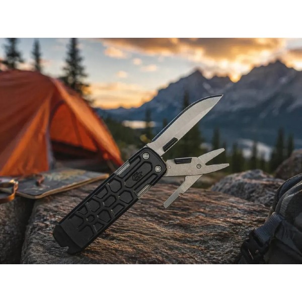 Фото - Набор садовых инструментов Fiskars Топор Solid A10 + Мультитул Gerber Lockdown Slim 16L (1051085105983)