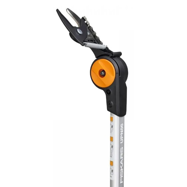 Фото - Набор садовых инструментов Fiskars Веткорез телескопический UPN86 + Лопата штыковая Classic FSC (1073084101477)