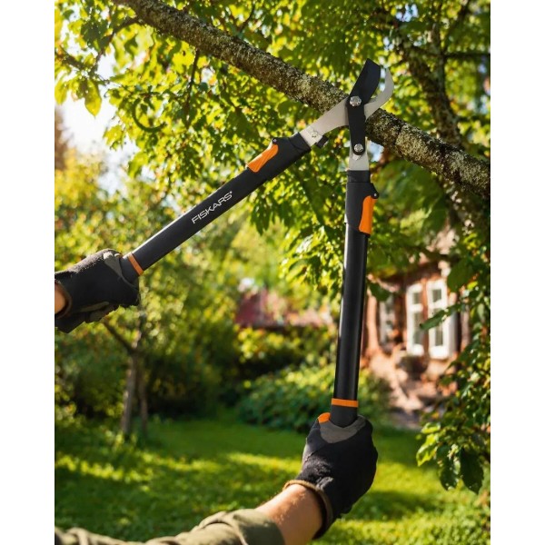 Фото - Набор садовых инструментов Fiskars Гилкорез плоскостной телескопический Solid L13 + Ножницы для кустов Solid HS21 (1027528102682)
