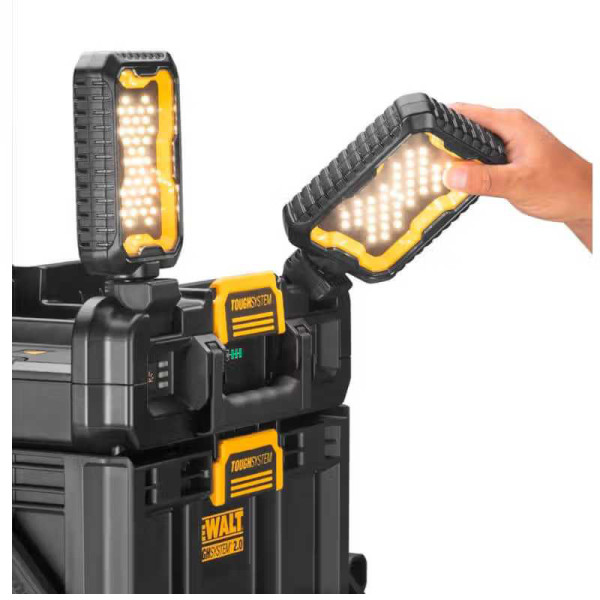 Фото - Фонарь аккумуляторный DeWALT 18В XR Li-Ion (DWST08061-1)