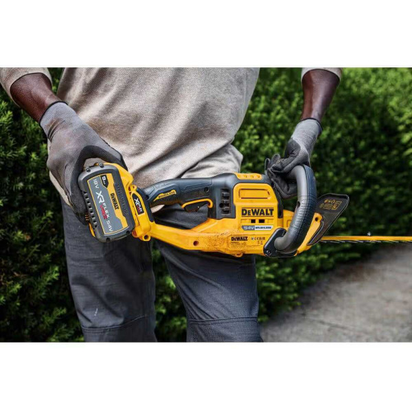 Фото - Кусторез аккумуляторный DeWALT XR FLEXVOLT 54 В Li-lon (DCMHT573N)
