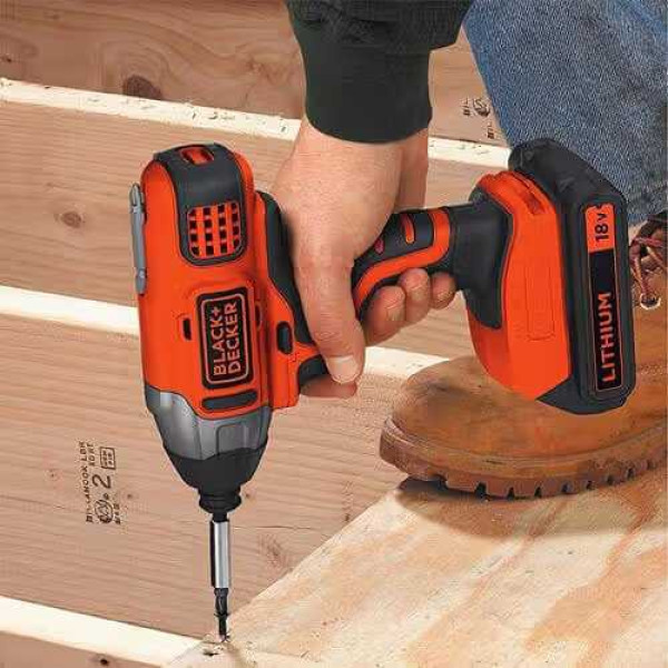 Фото - Шуруповерт Black&Decker BDCIM18N