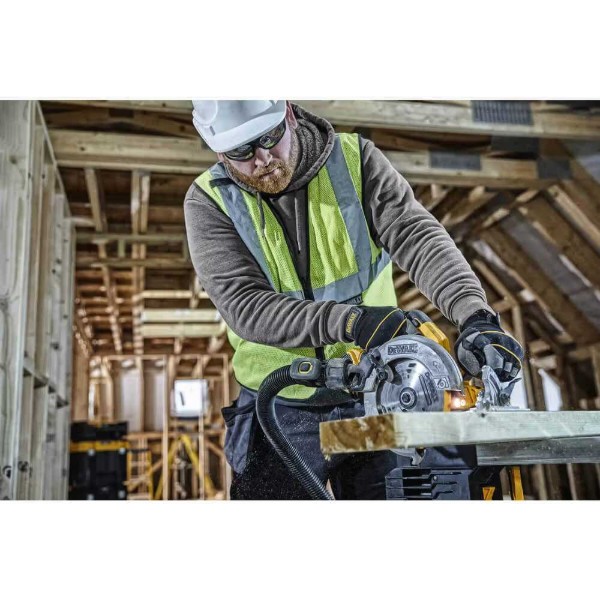 Фото - Пила дискова DeWALT 18В XR Li-Ion (DCS570P2)