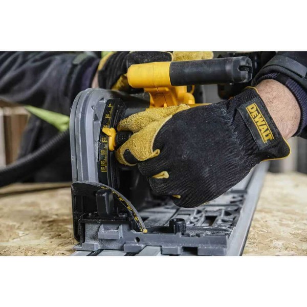 Фото - Пила дисковая DeWALT 54В XR FLEXVOLT Li-lon (DCS520NT)