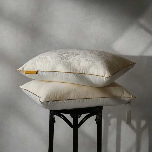 Фото - Подушка стандартна MirSon №15-04 Ferrero Vanilla 60х60 см (2200011163970)