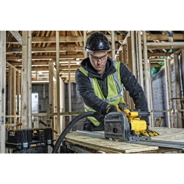 Фото - Пила дисковая DeWALT 54В XR FLEXVOLT Li-lon (DCS520NT)