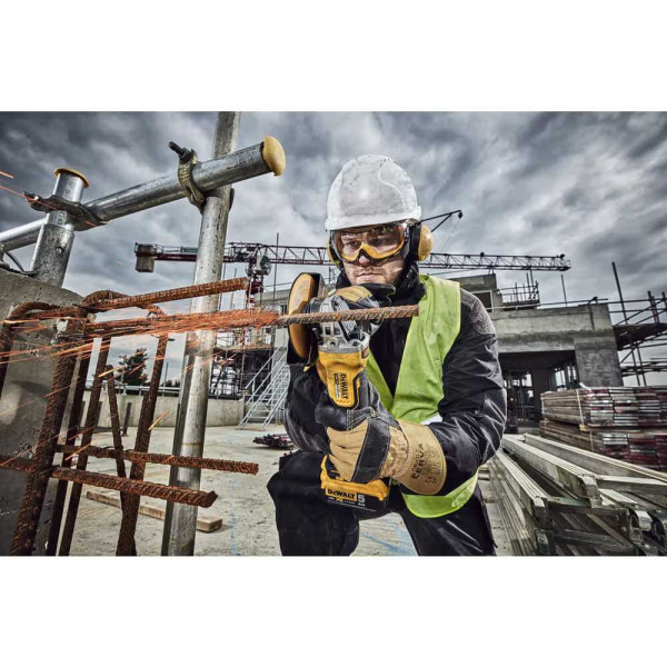 Фото - Болгарка DeWALT 18 B XR Li-lon (DCG406N)