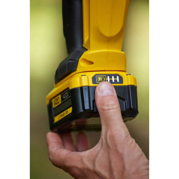 Фото - Кусторез аккумуляторный Stanley FatMax 20 В, 4 Ач (SFMCHT855M1)