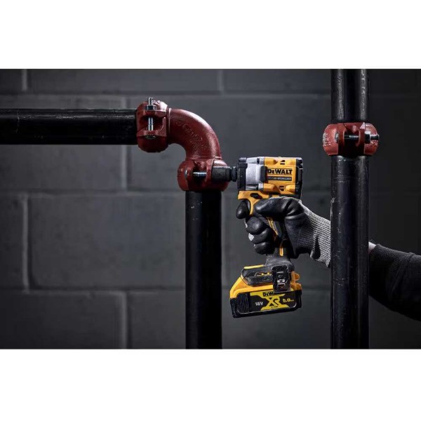 Фото - Гайковерт аккумуляторный DeWALT DCF923N