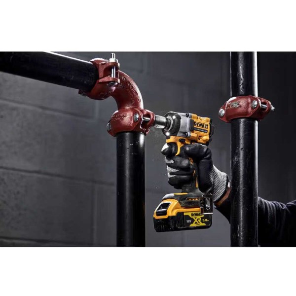 Фото - Гайковерт аккумуляторный DeWALT DCF923N