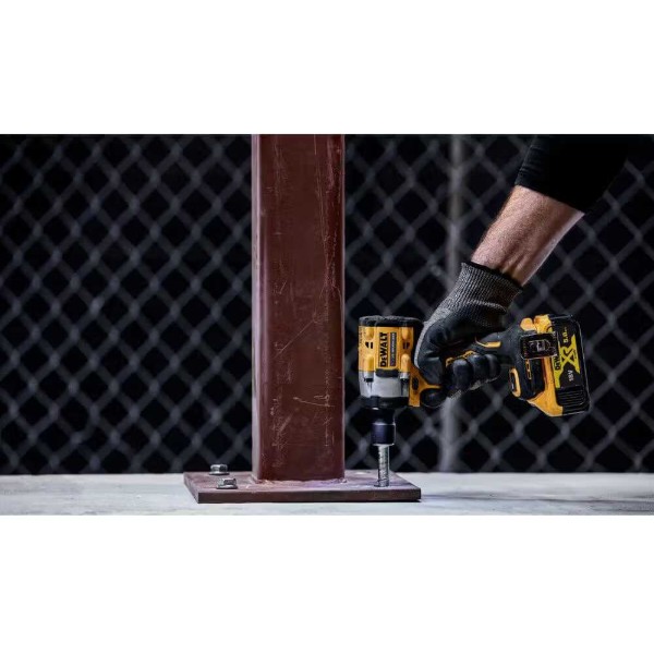 Фото - Гайковерт аккумуляторный DeWALT DCF923N