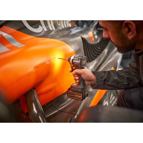 Фото - Шуруповерт DeWALT DCF85MP2T